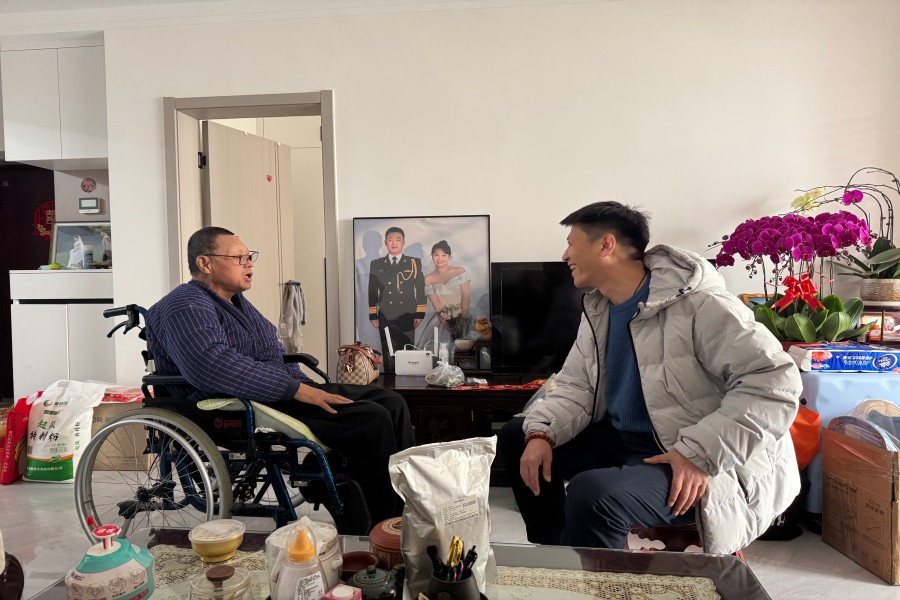 1742454050548247 节前送温暖 关切暖人心——市政集团党总支结合工会分会组织发展春节前走访慰问难题党员活动